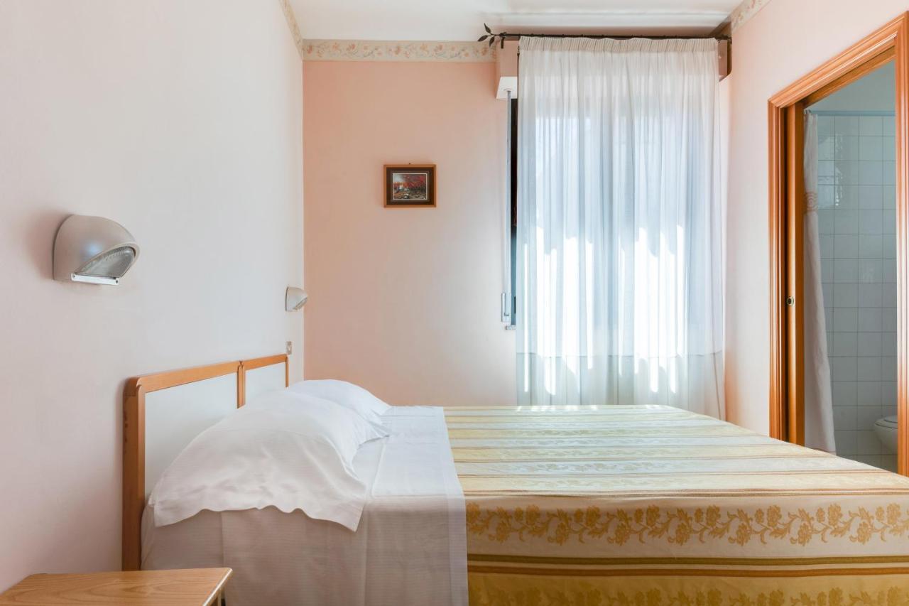 Hotel Sorriso Rimini Exterior foto