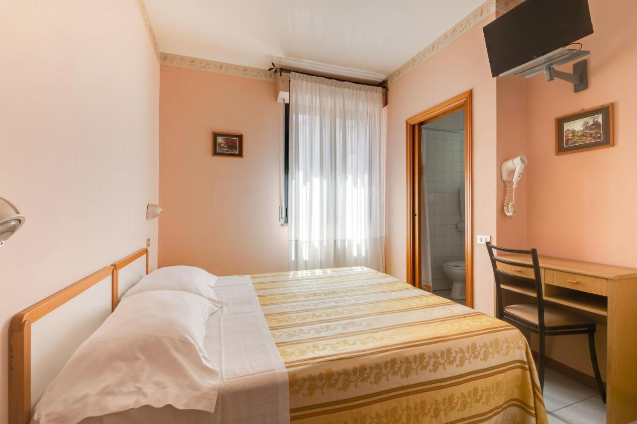 Hotel Sorriso Rimini Exterior foto